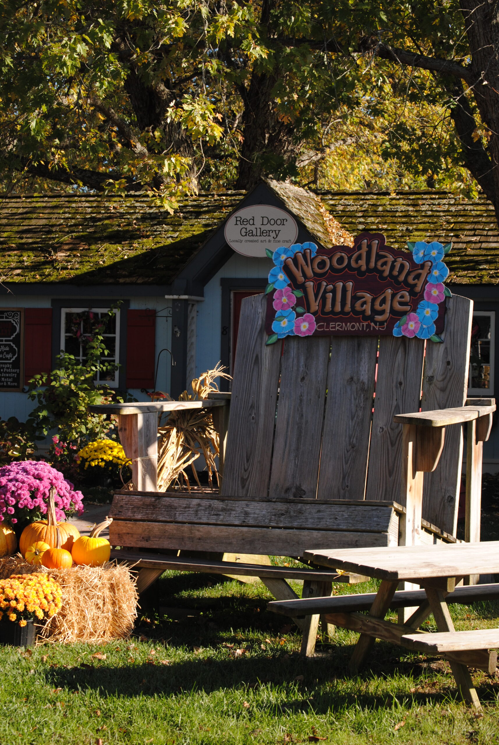 Woodland Village: Relaxed Shopping at the Shore